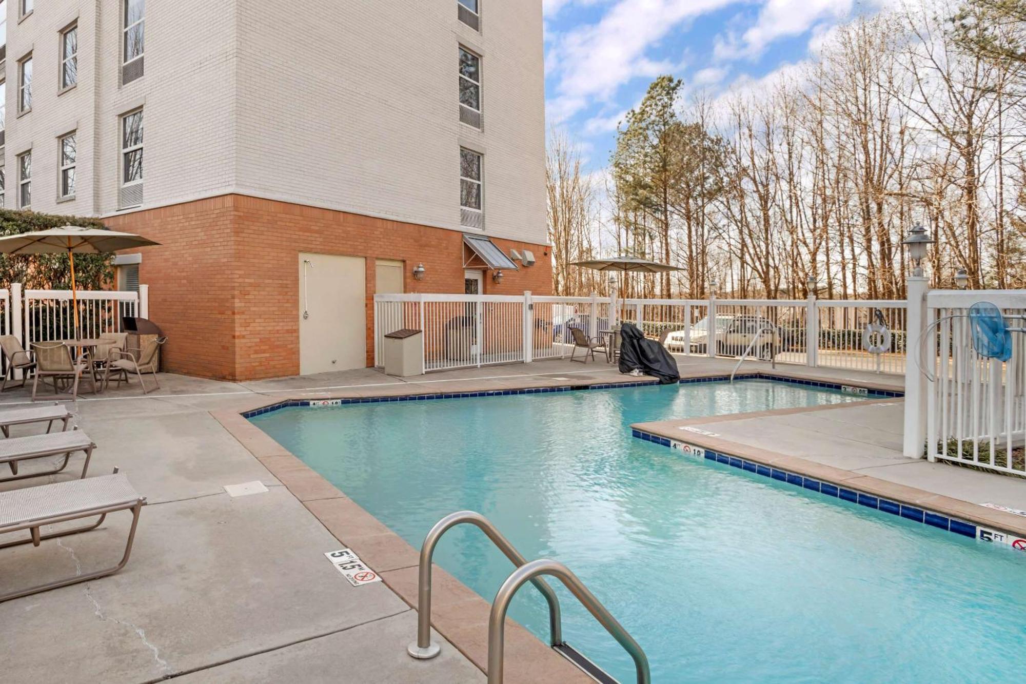 Comfort Suites Near Birkdale Village- Huntersville Exteriér fotografie