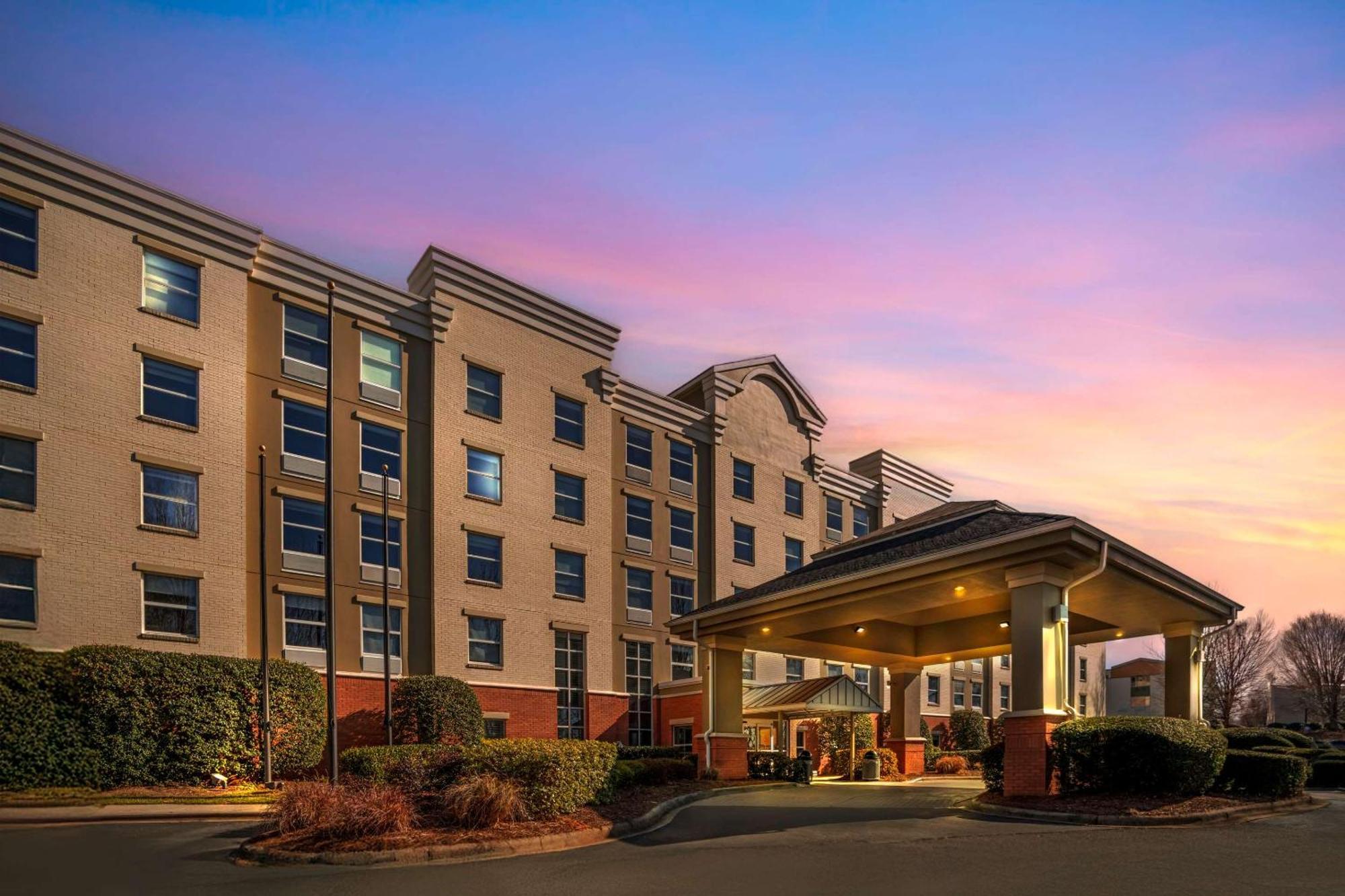 Comfort Suites Near Birkdale Village- Huntersville Exteriér fotografie